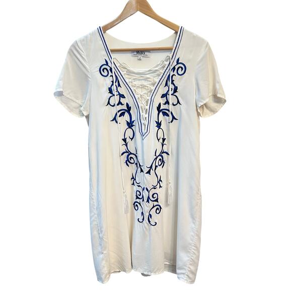 LULU’S White Boho Shift Dress Blue Embroidery Front Tassels Women’s Size Medium - Picture 1 of 7